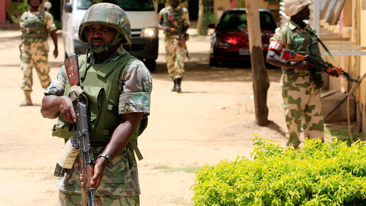 nigerian-army-on-street-patrol2